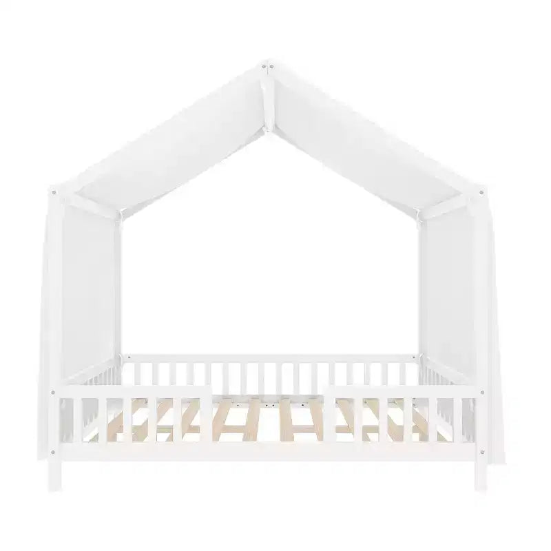 Lit Montessori pleine grandeur en forme de maison basse avec rideaux