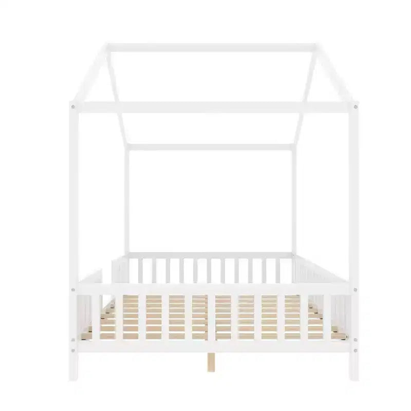 Lit Montessori pleine grandeur en forme de maison basse avec rideaux