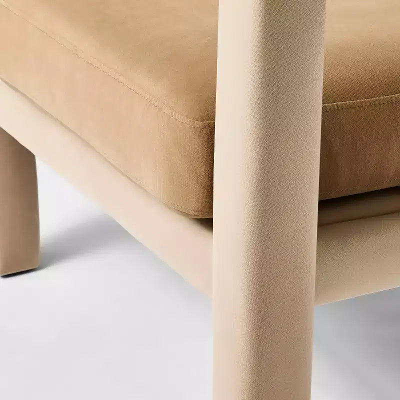 Fauteuil d'appoint sculptural rembourré marron